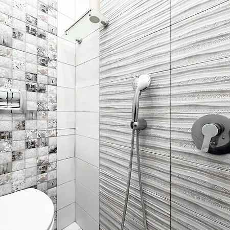 2bdr Heart Of Ac Fully Equipped