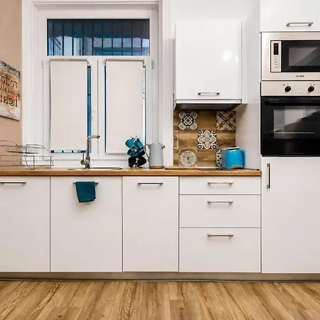 Sofia At Your Doorstep - Budget 2Br Ac Appartamento