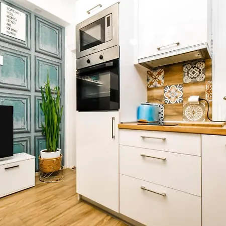 2bdr Heart Of Ac Fully Equipped *